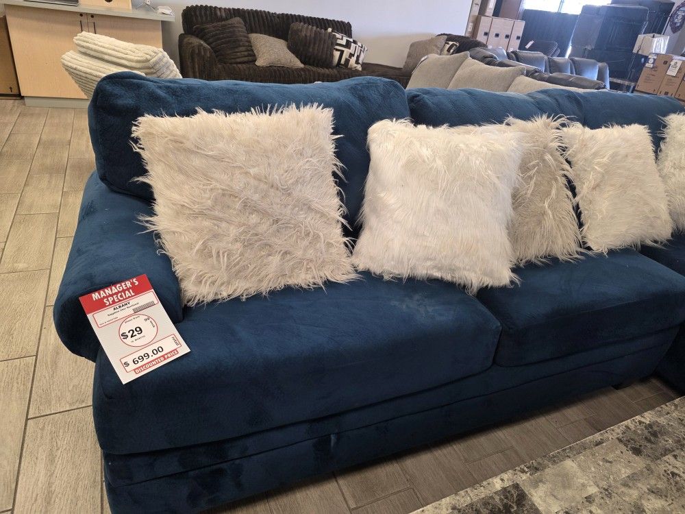 Sapphire Chic sectional Manager Special Discount.