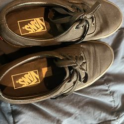 New Pairs Of Black Vans 