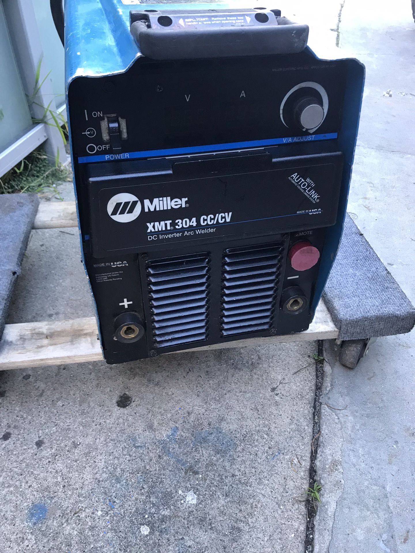 Miller Xmt 304 Cc /cv Dc Inverter Arc Welder Good Condition