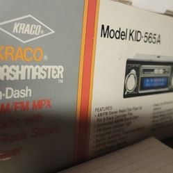 Kraco Radio AM/FM 8 Track