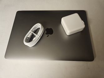 Apple Macbook Pro i5 16gb Ram 256gb SSD Drive 13" Screen W/Touchbar 