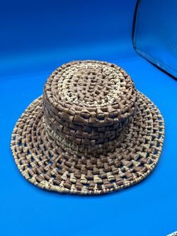 Women’s woven straw wide brim sun hat