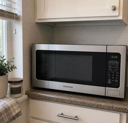 Farberware Professional 2.2 Cu. Ft. 1200-Watt Stainless Steel Microwave