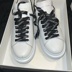 Mcqueens Size 39