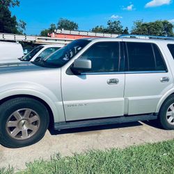 2005 Lincoln Navigator