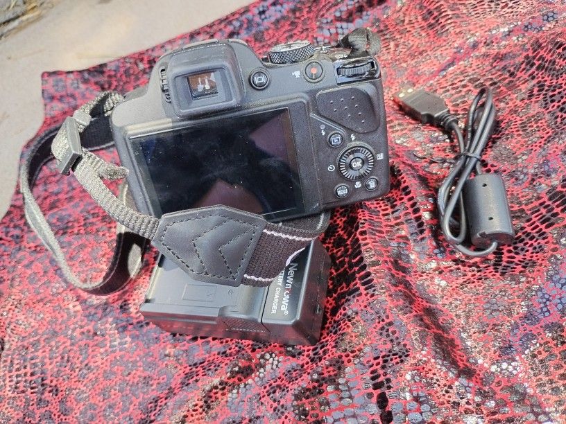 Nikon Coolpix With Charger