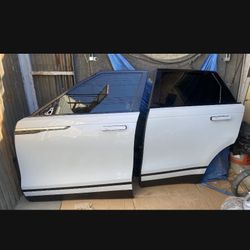Range Rover Velar Left Doors Pair 18t23 White P250 Complete 