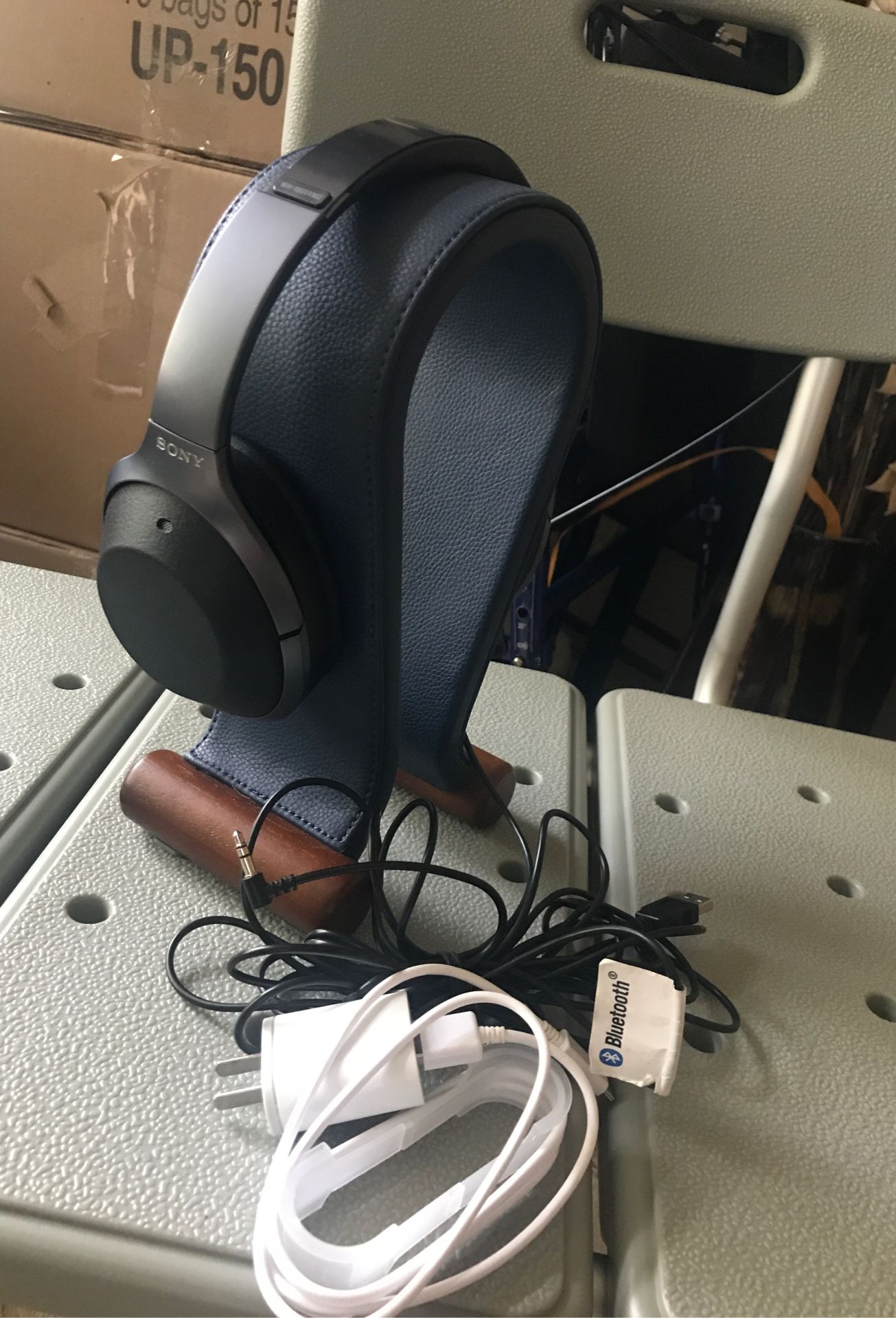 Sony WH-1000XM2 headphones 🎧