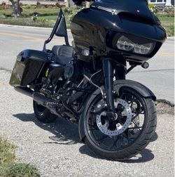 Road glide wrap-around carbon fiber front fender