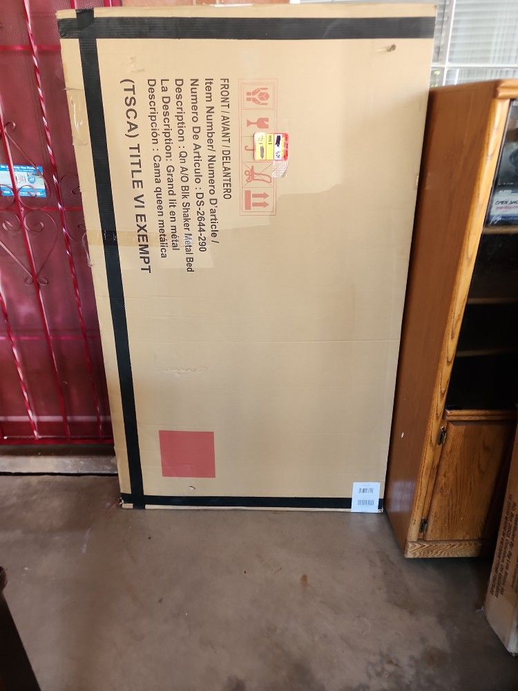 Qn A/O Blk Shaker Metal Bed