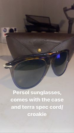 Person sunglasses