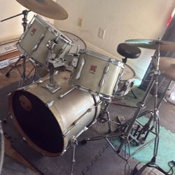 Drums set