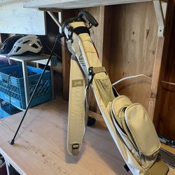 Sunday Golf Loma Bag Holds 6 Clubs