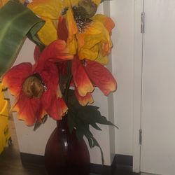 Vase W/ Flowers 