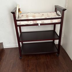 Graco Changing Table with  Change Pad and Safety Strap,Multi Storage Nursery Changing Table for Infants or Babies