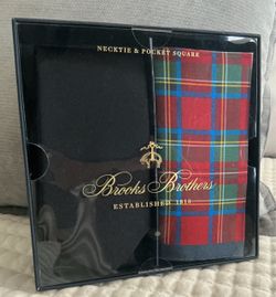 Brooks Brothers Necktie & Pocket Square Gift Set
