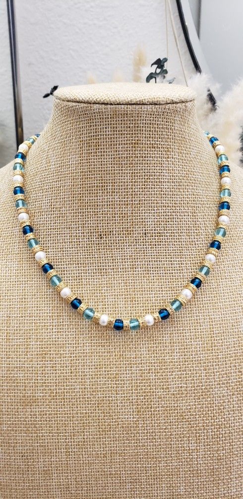 Beautiful Freshcolor Glass Beads Necklace/choker 16.5 Inches.