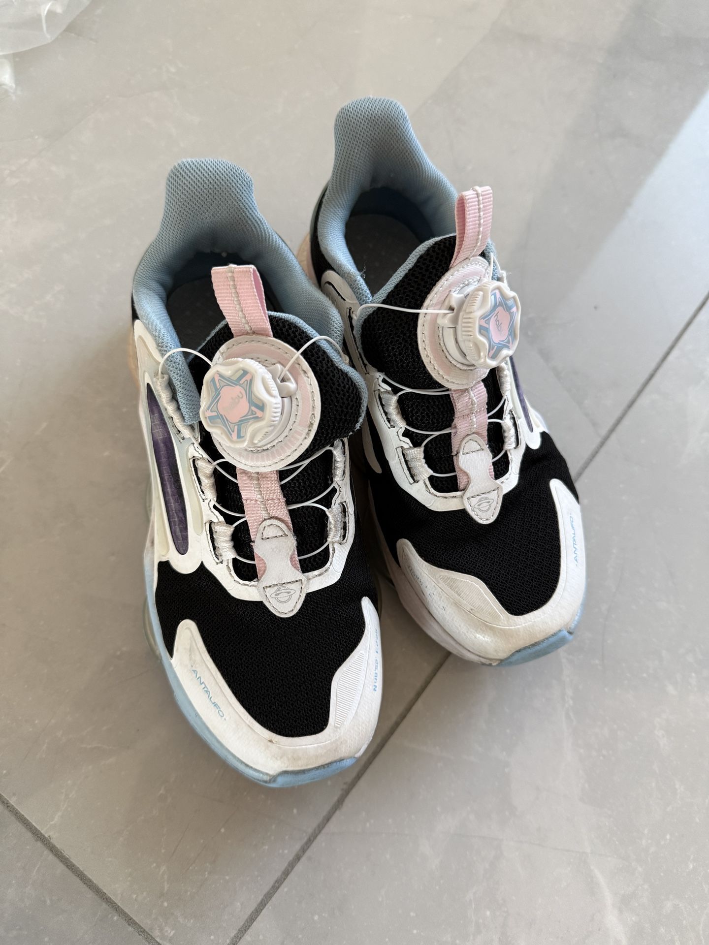 girls shoe size 215mm