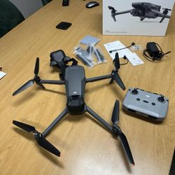 DJI Mavic 3 Combo Barely Used With 4/3 CMOS Hasselblad Camera And Zoom Camera