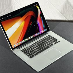 15” MacBook PRO w/ 2.5GHz QuadCore i7 / 500gb SSD  