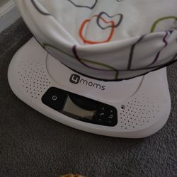 4 moms CLEAN! LIKE NEW! 