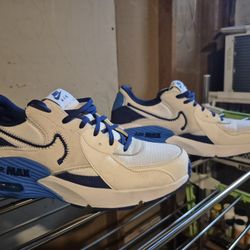 NIKE Air MAX EXCEE