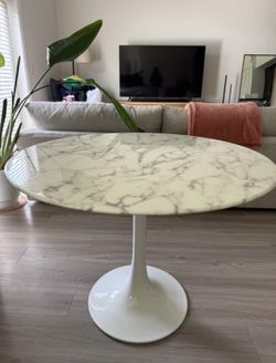 Tulip Marble Dining Table - 40" Round