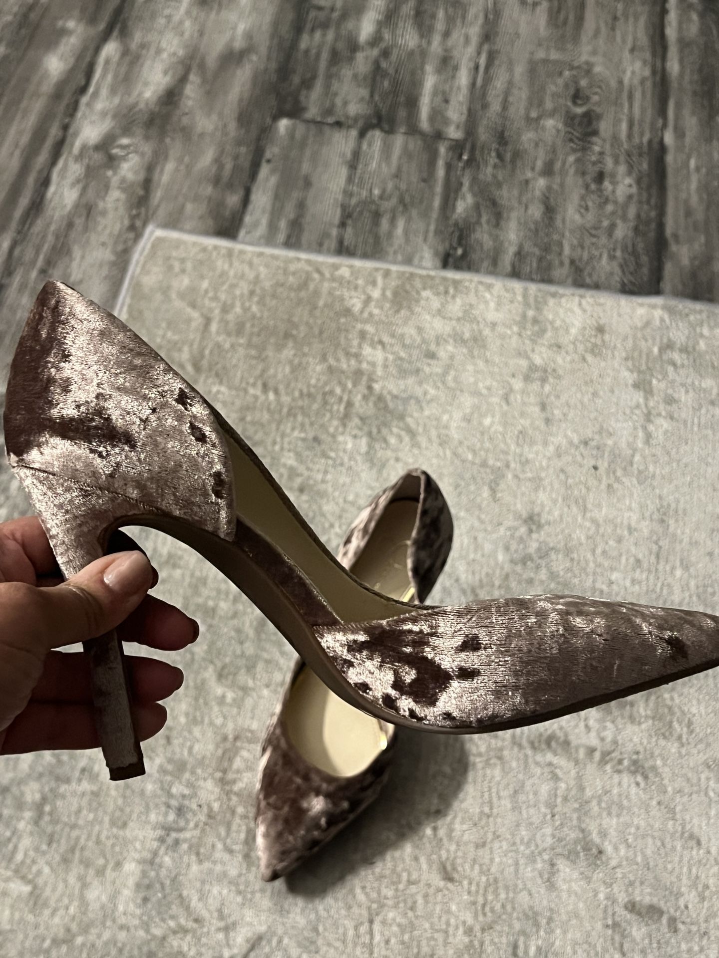 Jessica Simpson mauve Velvet Cashmere Pump