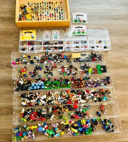 Lego mini figures. 1435 total  $2.50 each when you purchase entire  lot