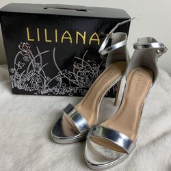 New Liliana Ivanka womens size 9 metallic silver 4.5” stiletto heel shoes 