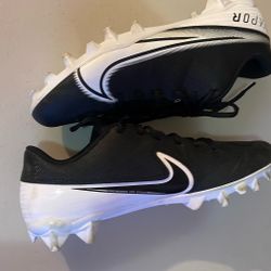 Nike Edge Varsity, Soccer Cleats Size 11