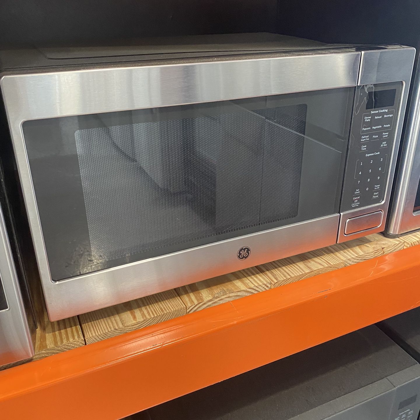 Stainless Steel 1.6 Cu. Ft. Countertop Microwave 