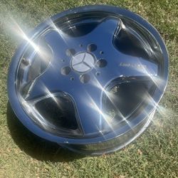 A Set of 17" Chrome Mercedes-Benz AMG Monoblock style wheel
