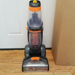 LIKE NEW BISSEL SHAMPOO CARPET CLEANING SOLUTION SYSTEM  , AMAZING POWER SUCTION  , WORKS EXCELLENT  , IN THE BOX 