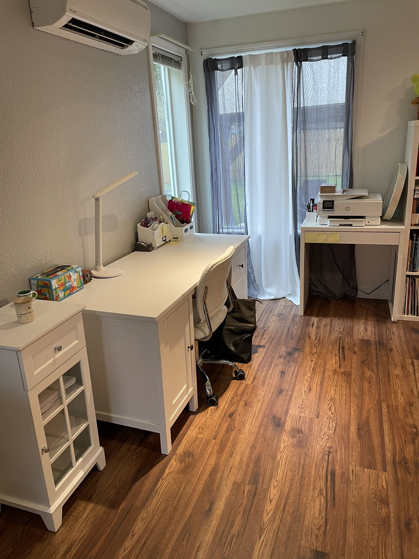 Modern White Office Furnitures