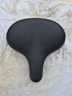 New Extra Wide Comfort Bike Saddle Seat. Super Soft for the best ride. It will fit any Bicycle.