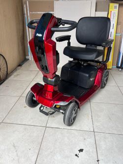 Pride Zero turn 10 4 wheel mobility scooter like new needs battery charger or new batteries my mom no used for 8 months asking $900 as is comes with k