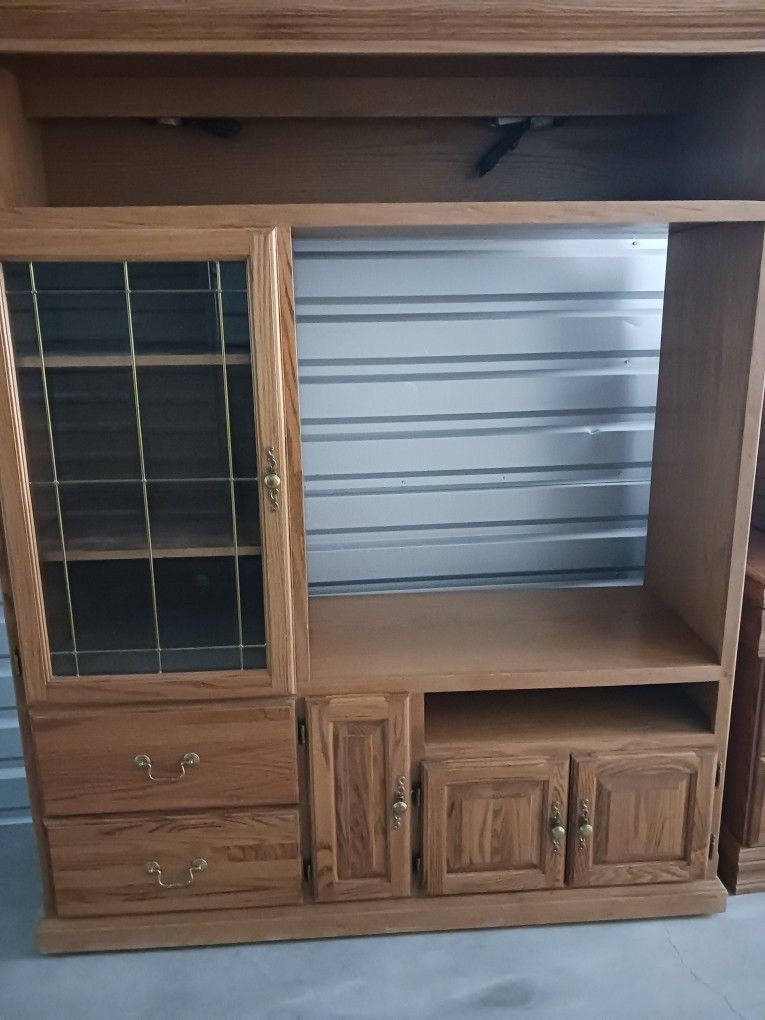TV HUTCH