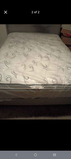 Queen bed- Pickup only