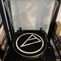 Audiotechnica AT- LP60 + Bose Speakers