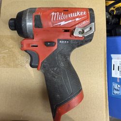 Milwaukee 12v fuel impact driver used tool only $60 works great still in n Lakeland 