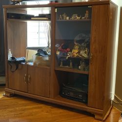 Entertainment center 