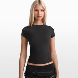 nike skims ribbed seamless short sleeve top