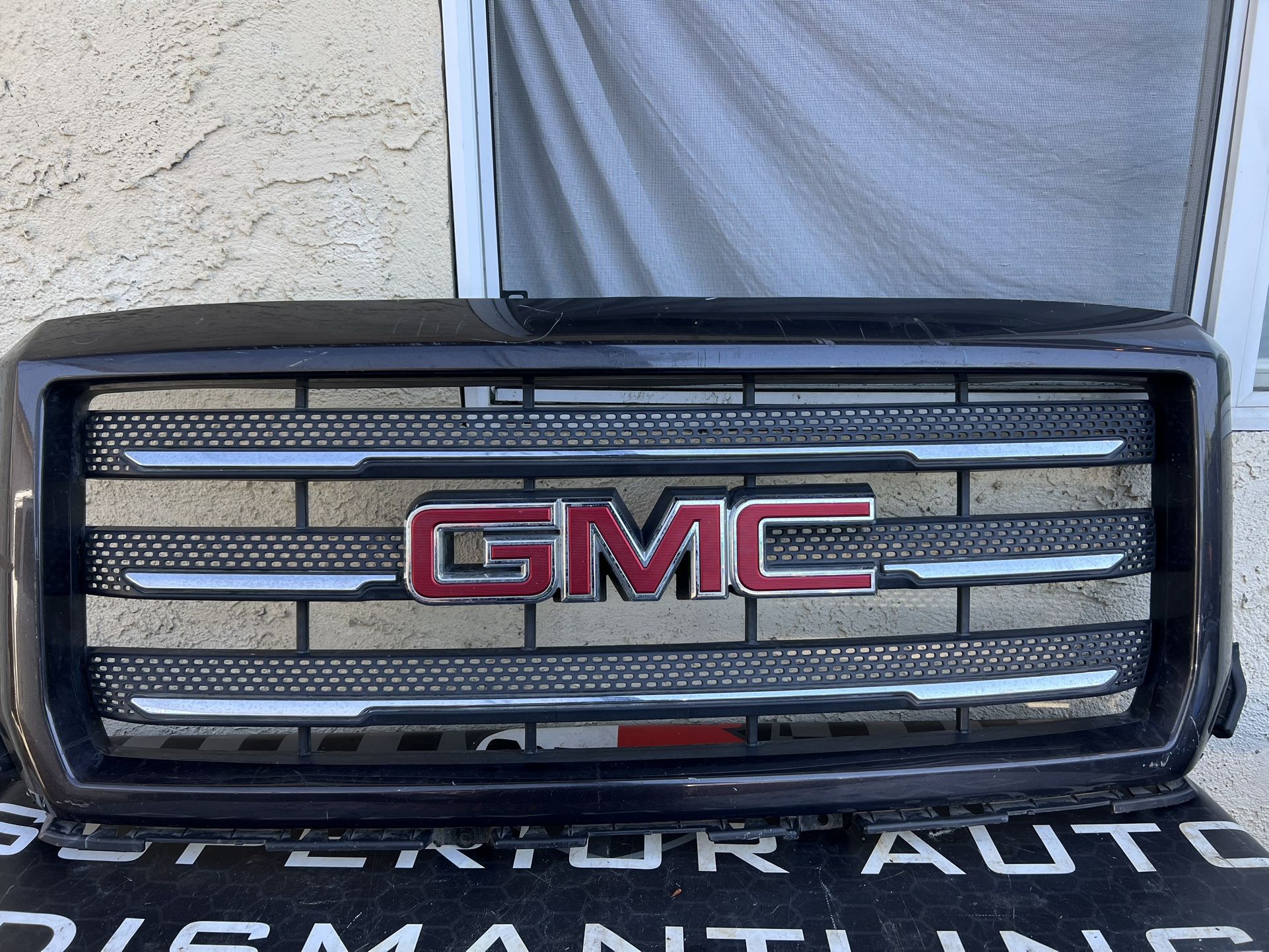 GMC Sierra Grill
