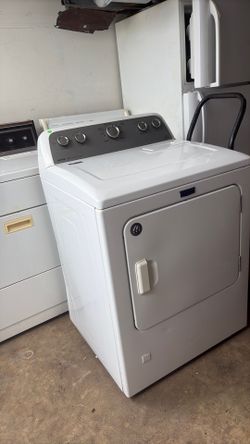 Garage sale on Dean Dr in South Elgin , IL 60177