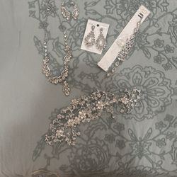 BRAND NEW jewelry Set