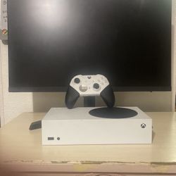 Xbox Series S Bundle