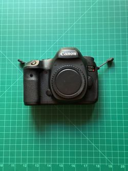 Canon 5DSR Used (barely used)