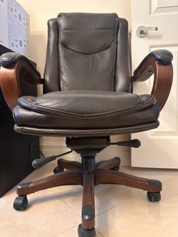 True Innovations Executive Leather Office Chair – Wood Base & Arms