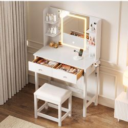 Makeup Vanity With Chair